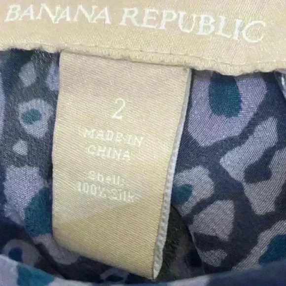 Banana Republic Women’s Silk Front Pleated and Open Back Blouse - Picture 6 of 10